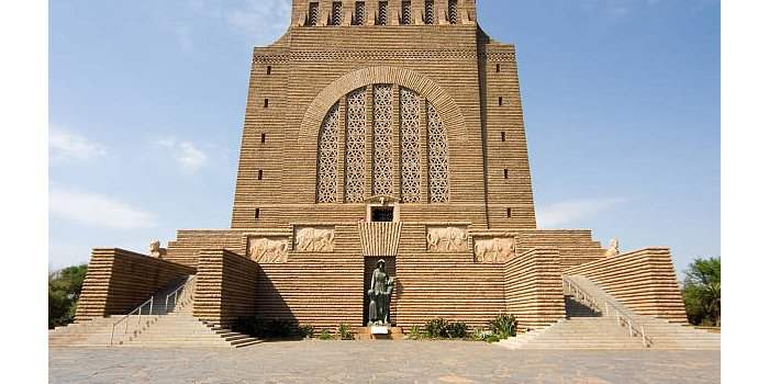 SUR LES TRACES DES BOERS : VOORTREKKER ET UNION BUILDING