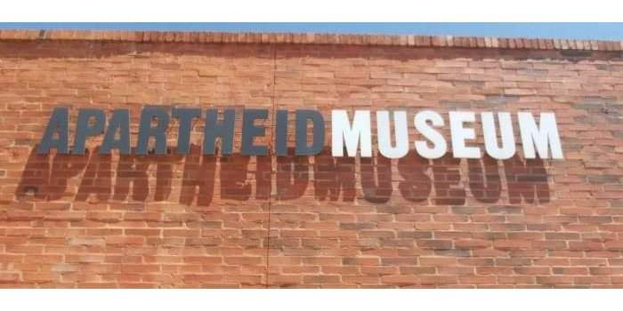 Musée de l'Apartheid avec Sara Cox !!!