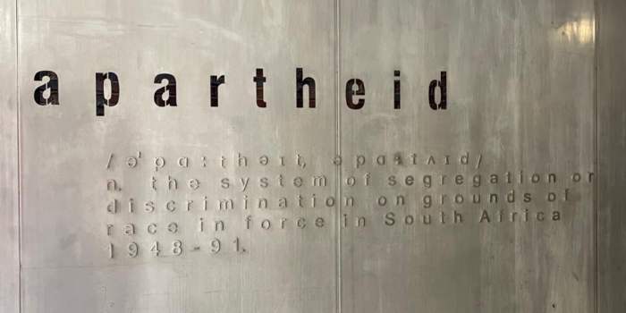 Découvertes historiques : Musée de l'Apartheid avec Sara Cox !